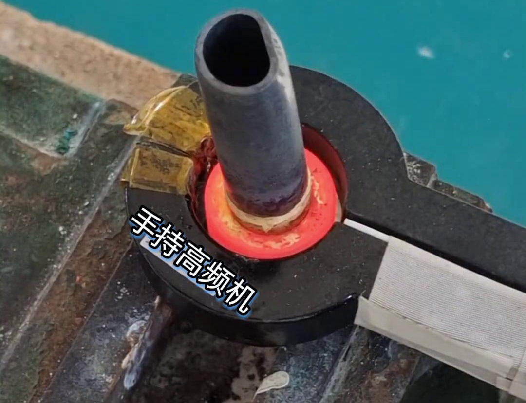 手持式高頻焊接機(jī)具有焊接速度快、焊接質(zhì)量高、操作簡單等優(yōu)點