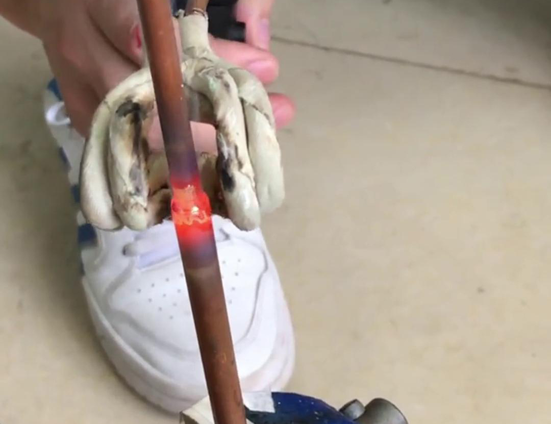 手持式高頻焊接設(shè)備，4-16銅管焊接，2秒焊接完成，代替火焰焊接，安全省時(shí)省人工