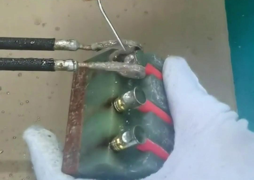 采用超高頻釬焊電線與銅端子的釬焊，這樣有效保障了其品質(zhì)，杜絕了虛焊假焊等因素