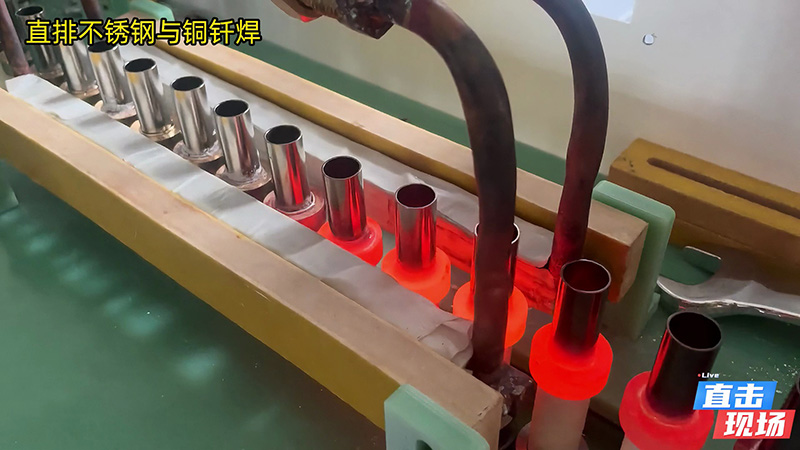 半自動(dòng)高頻焊接設(shè)備，主要用來銅管與不銹鋼管焊接釬焊使用